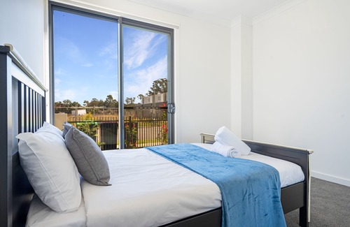 Austral House | Leppington/4室私密别墅/交通便利/带热水浴缸/大草坪/带车库/温馨舒适