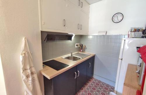 Bagneres-de-Luchon Apartment | Les 3 renards, T2 bis, parking, centre Luchon, casier à skis, 4 personnes