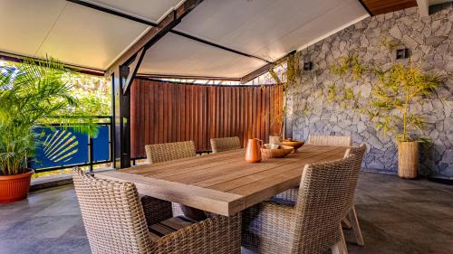 Etang Sale Les Bains Apartment | Les 3 sables, CAPUCIN