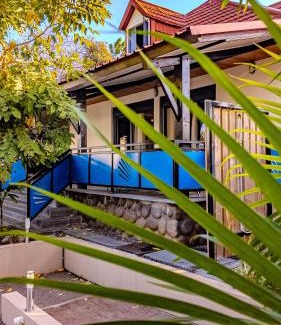 Etang Sale Les Bains Apartment | Les 3 sables, CAPUCIN