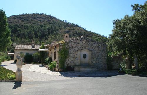 Sainte-Maxime Apartment | Les Amandiers - 5 km de la plage