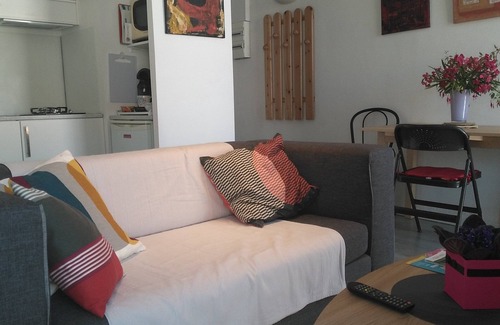 Victor Hugo - Saint-Augustin Apartment | Les Bonbonières by Andréa Gaviniès-Pellegrin. Furnished 2* T1 Bis
