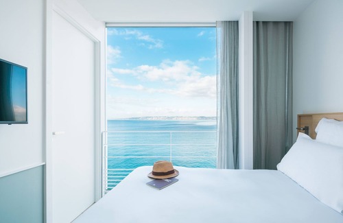 Le Pharo Hotel | Les Bords de Mer - Fontenille Collection