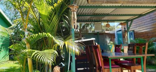 Sainte-Suzanne Bed & Breakfast | Les bungalows meublés du Pharest