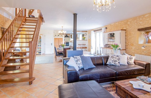 Saint-Crepin-et-Carlucet Villa | Les Charmes de Carlucet-Beaux Reves 3 bed Villa with pool, near Sarlat, Dordogne