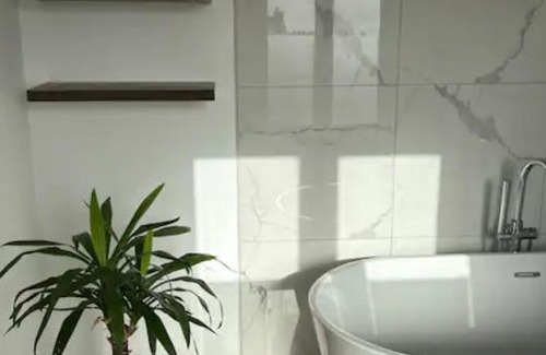 St.-Martin-des-Champs Bed & Breakfast | Les chambres de Julia - Piscine privée