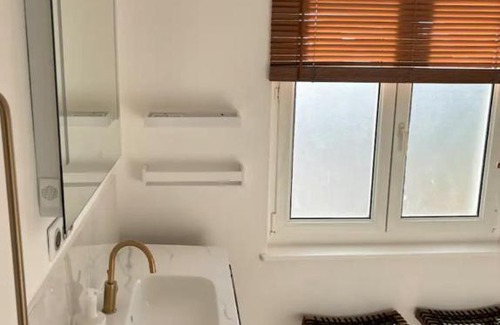St.-Martin-des-Champs Bed & Breakfast | Les chambres de Julia - Piscine privée