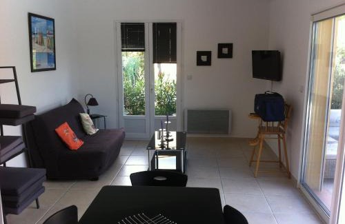 Aups Apartment | Les cigales des près appartement
