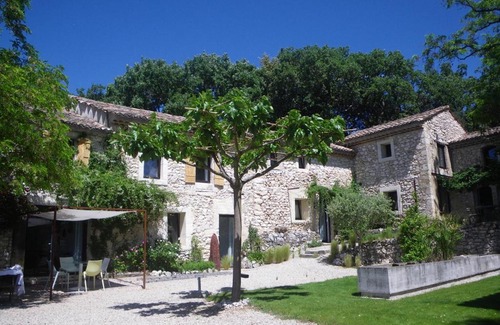 La Garde-Adhemar Bed & Breakfast | Les Esplanes