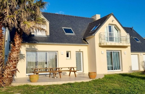 Poulgoazec House | Les Goélands, large family home 400 m from the ocean - 10 to 11 people