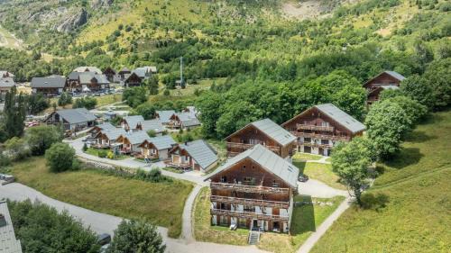 Saint-Sorlin-d'Arves Apartment | Les Huskies-51-Appart Renove-6 pers