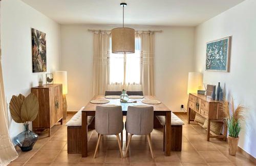 L'Isle-sur-la-Sorgue House | Les Lauriers Blancs air-conditioned villa with swimming pool