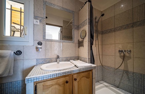 Cabrieres-d'Avignon Hotel | Les Loges du Luberon