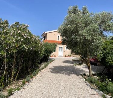 Vilatoria House | Les Oliviers Villa with Sea view on Petani Beach