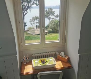 Le Rosais-La Flourie House | Les pieds dans l'eau
