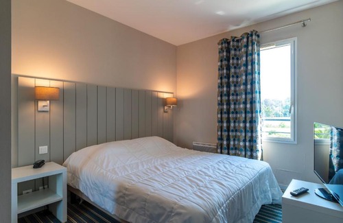 Concarneau Apartment | Les Thermes 515 - Appt avec piscine partagée