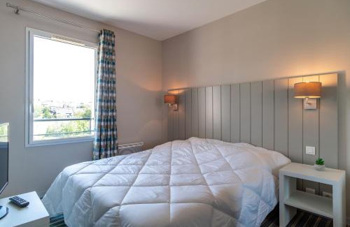 Concarneau Apartment | Les Thermes 521 - Appt proche plage avec piscine partagée