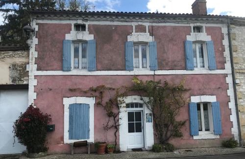 Monflanquin Apartment | Les volets bleus