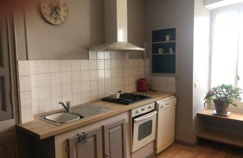 Monflanquin Apartment | Les volets bleus