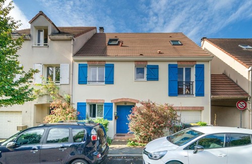 Rungis Apartment | Les Volets Bleus
