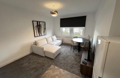 Lesmahagow Apartment | Lesmahagow Hilltop View