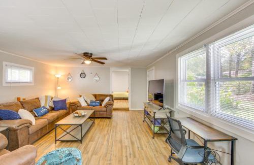 Ore City House | Less Than 1 Mi to Lake Secluded Ore City Getaway