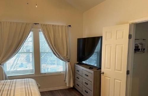 Southeast Boise House | Less than a mile from BSU, less than 1/4 mile to Greenbelt, 1 1/2 to downtown