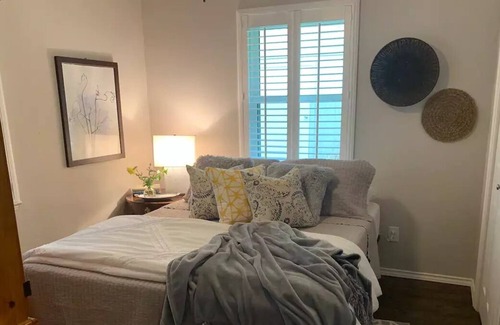Rockwall House | Less than a mile from downtown Rockwall