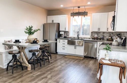 Bishop Apartment | Let us host your vacation, sking, hiking, climbing, fishing, cycling adventures