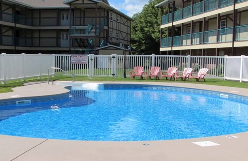 Okanagan-Similkameen Condo | Let your Vacation Start Here!