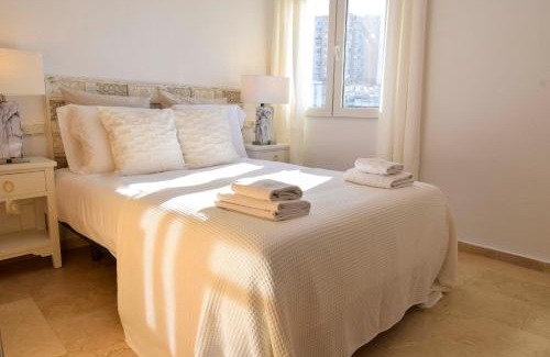 Plaza de Toros Vieja Apartment | Letmalaga River Views