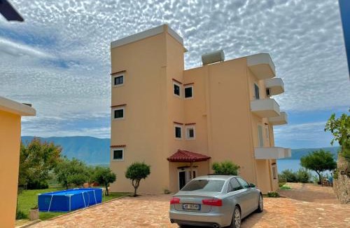 Radhime Apartment | Levi's Villa Radhima