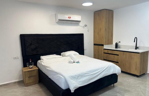 Migdal Apartment | Levication Estate Pool & Jacuzzi Paradise