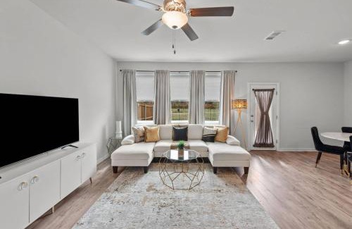 Lewisville House | Lewisville Lake Urban Escape
