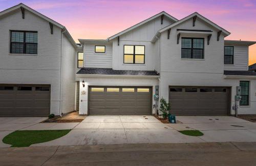 Lewisville House | Lewisville Lake Urban Escape