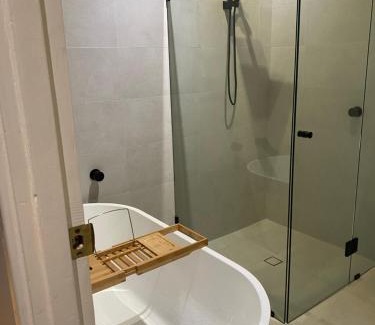 Warnbro Bed & Breakfast | Lg Qs Rm Private Luxury Bathrm Strictly NON SMOKERS and Genuine Travellers ONLY over 25