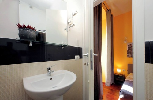 Salario House | LHG Comfy Rooms