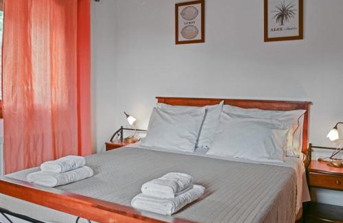 Makry Gialos Apartment | Liakoto Stonewall House First Floor