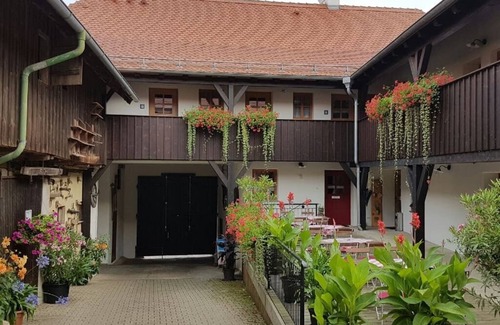 Neualbenreuth Apartment | Liebevoll eingerichtete FeWo mit voll ausgestatteter Küche