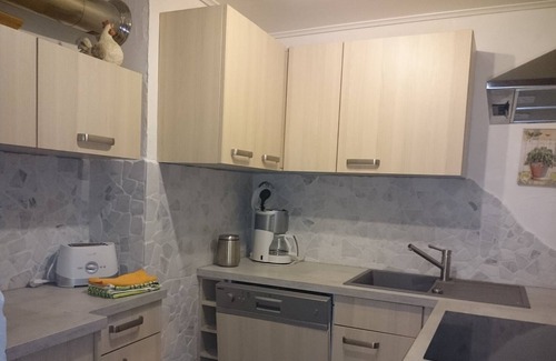 Naila Apartment | Liebevoll renoviertes Feriendomizil (60 m2) mit Balkonterrasse, Außensauna und Infrarotkabine