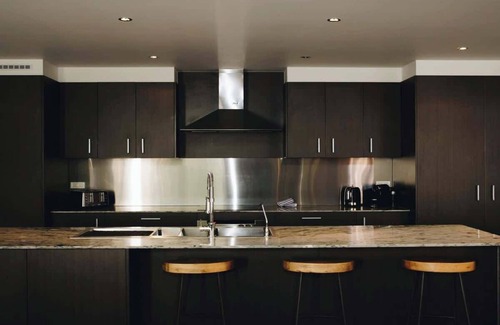 Parrearra House | Lifestyle and Location on The Island at Kawana