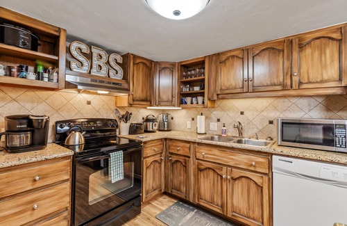 Steamboat Springs Apartment | Lift Tickets Ground Floor Pool, Hot Tubs, Near Mtn, Fireplace Shuttle