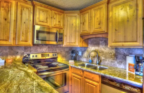 Steamboat Springs Condo | Lift Tickets Ski In Access & Hot Tub, Perfect For Couples