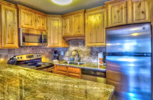 Steamboat Springs Condo | Lift Tickets Ski In Access & Hot Tub, Perfect For Couples
