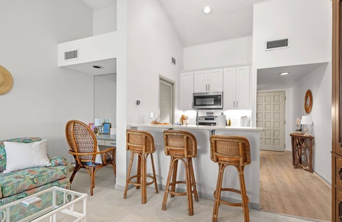 Sawgrass Apartment | Light, Airy Luxury Condo Steps from Private Beach-EXTERIOR BUILDING CONSTRUCTION