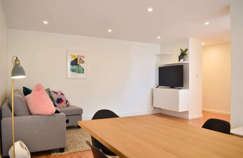 North Bondi Apartment | Light And Airy 2 Bedroom North Bondi Apartment
