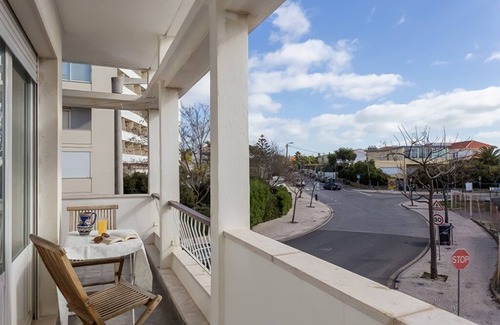 Carcavelos Condo | Light and Airy, Every Comfort on the Lisbon Coastline