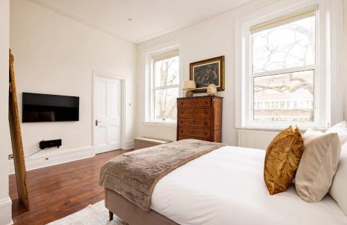 Redcliffe Apartment | Light-filled 2-Bedroom Chelsea Apartment