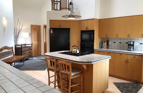 Westbrook Meadows House | Light Filled Westside Home