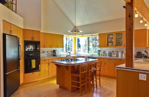 Westbrook Meadows House | Light Filled Westside Home